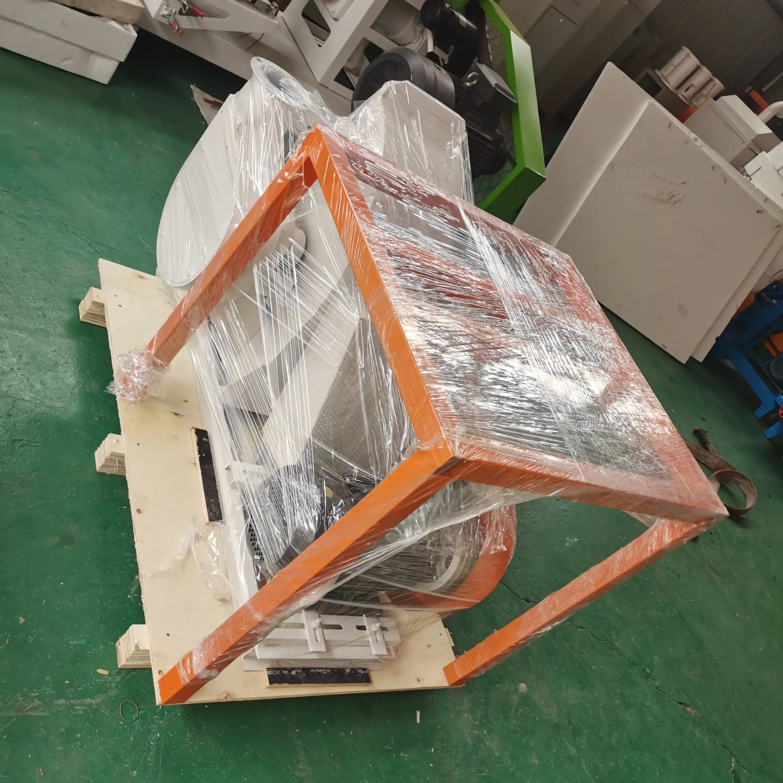 fish feed crusher packing in box