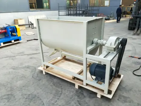 floating fish feed extruder packing in wooden box